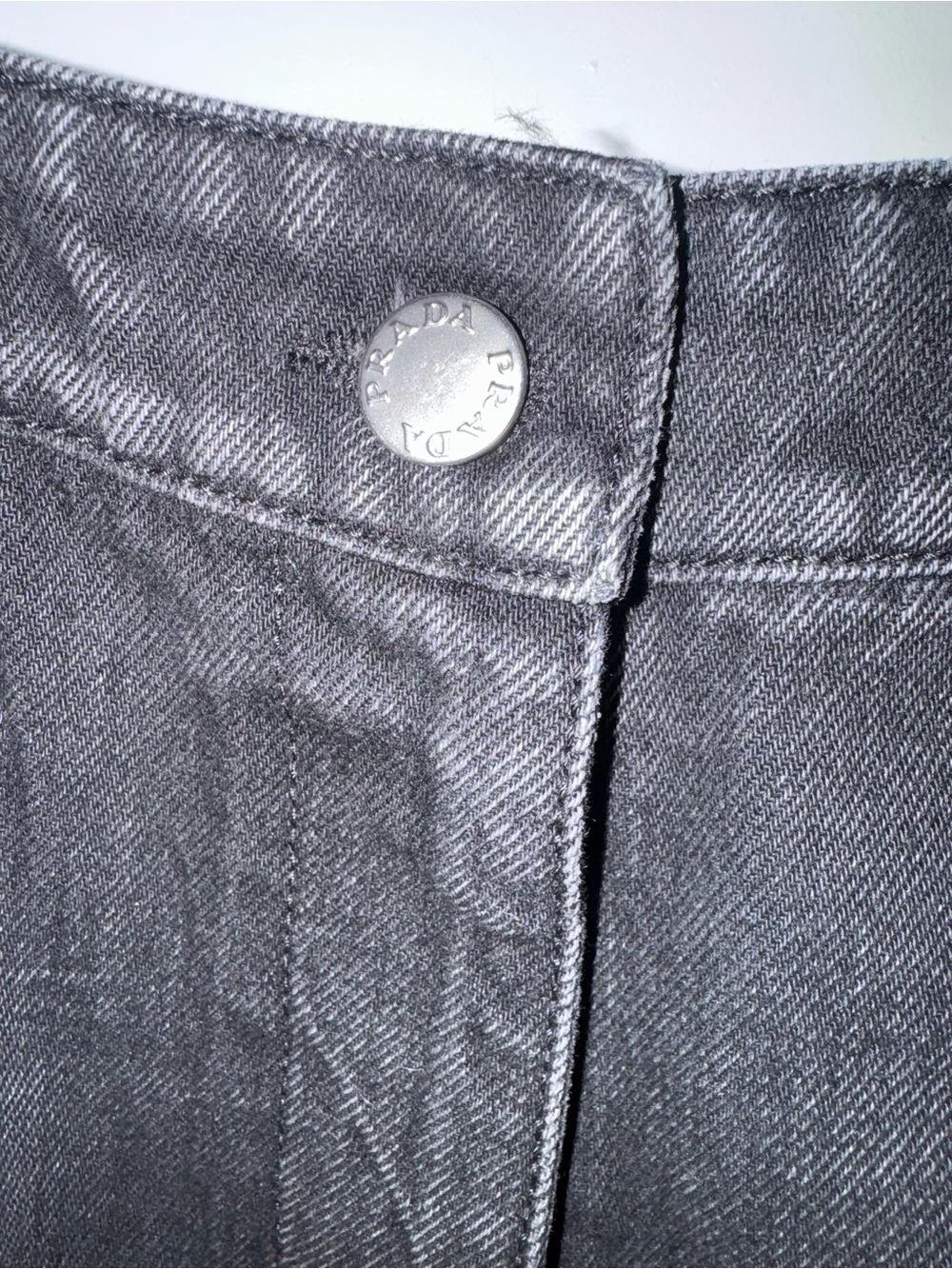 Prada feather trimmed straight jeans 27 - Picture 3 of 8